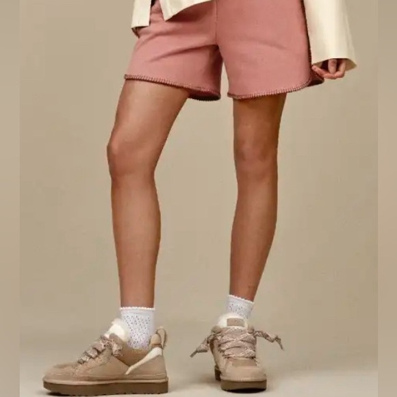 Ugg Women’s Lowmel Sneaker Size 9 New! - Picture 9 of 9